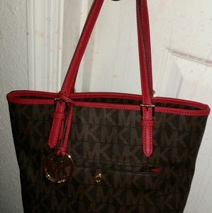 Authentic micheal kors great condition
